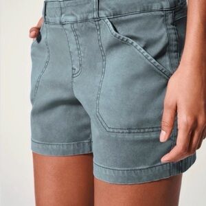SPANX Garment Dyed Stretch Twill 4” Shorts. Hazy Blue Grey Size XS